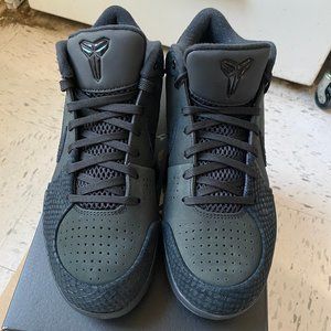 Kobe 4 Protro Gift Of Mamba Size 10.5 M